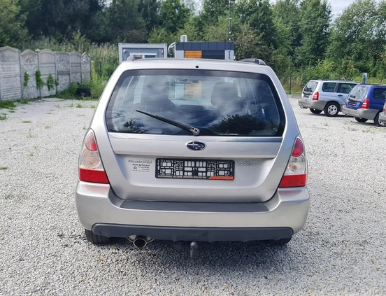 Subaru Forester cena 15900 przebieg: 218000, rok produkcji 2006 z Olszyna małe 497